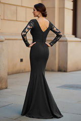 Black V-Neck Ruffled Mermaid Long Mother of the Bride Dress with Lace