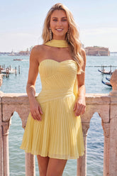 Yellow Pleated Sweetheart A-Line Short Homecoming Dress with Neck Scarf