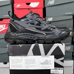 Off-White Be Right Back Black
