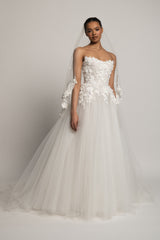 Romy Fingertip Veil