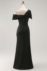 Plus Size Black One Shoulder Sheath Long Mother of the Bride Dress with Appliques