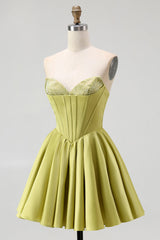 Sparkly Green Sweetheart Satin A-Line Short Homecoming Dress with Beading