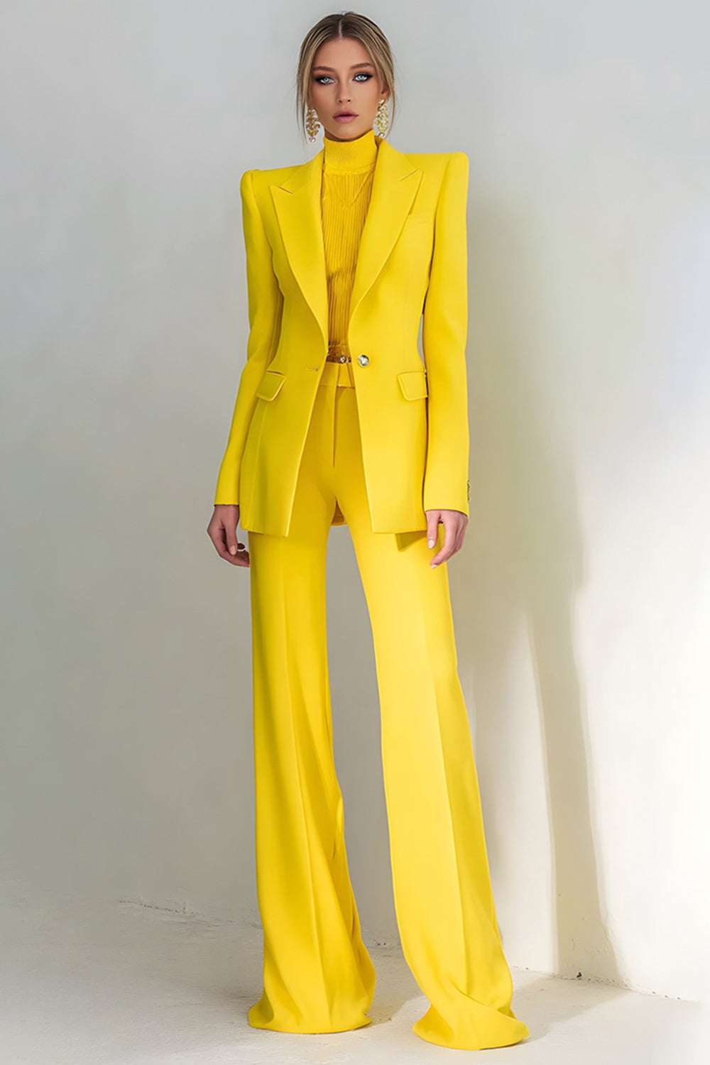 2 Piece Yellow One Button Peak Lapel Long Sleeves Prom Suits