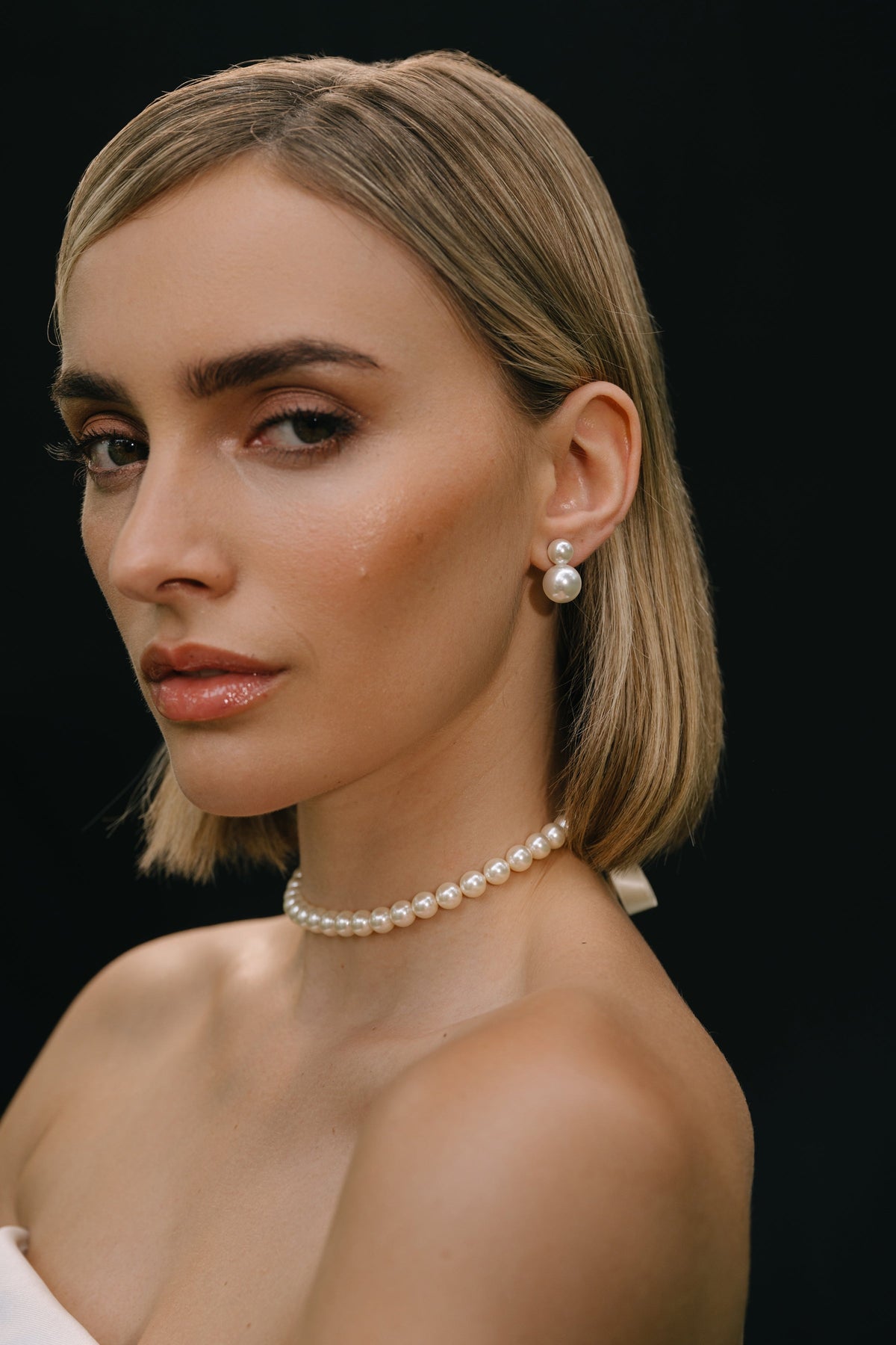 Pearl Ribbon Tie