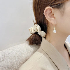 Calista – Classic Pearl Drop Earrings